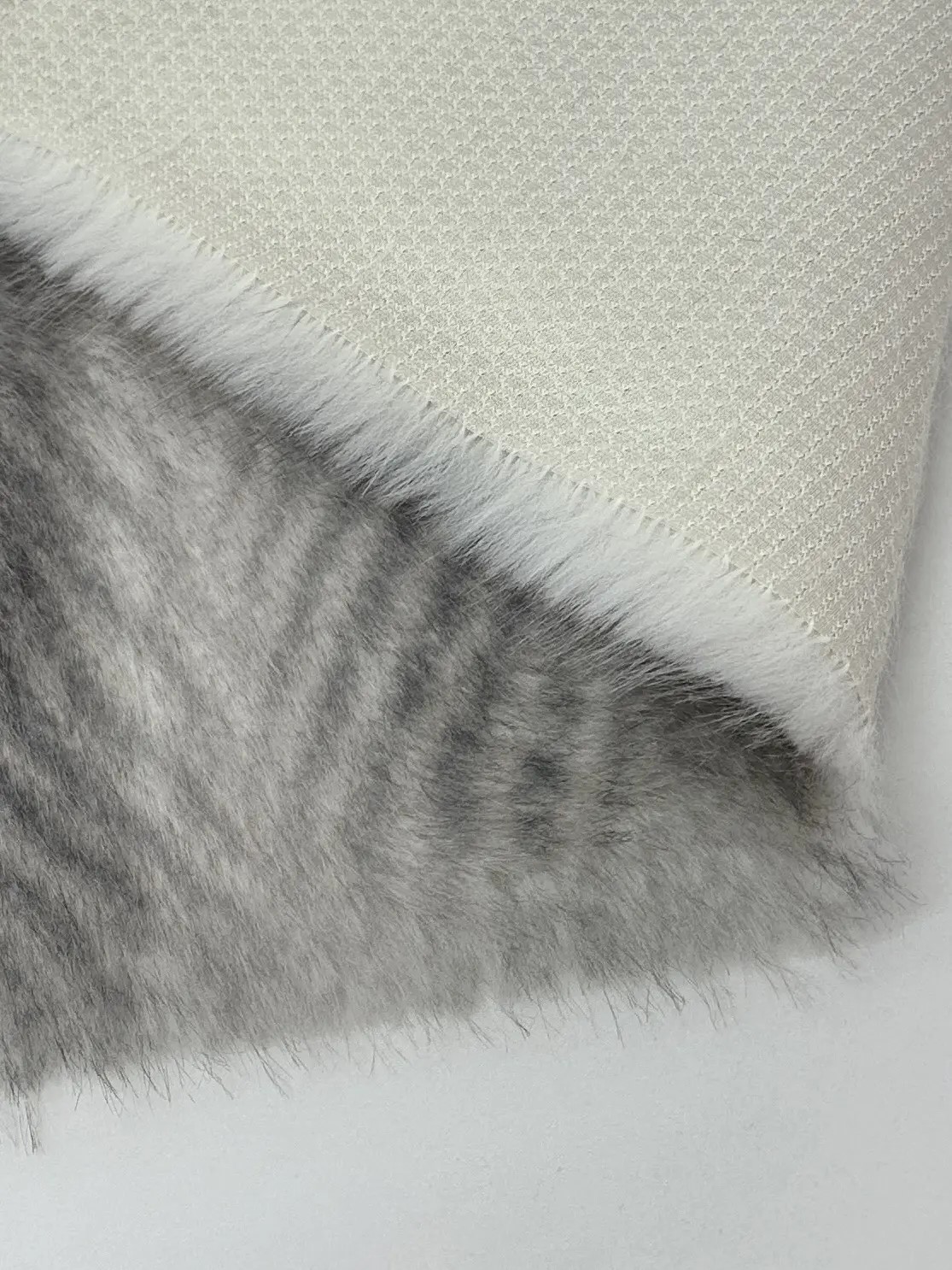 Мех исскуственный "Песец" цвет серый