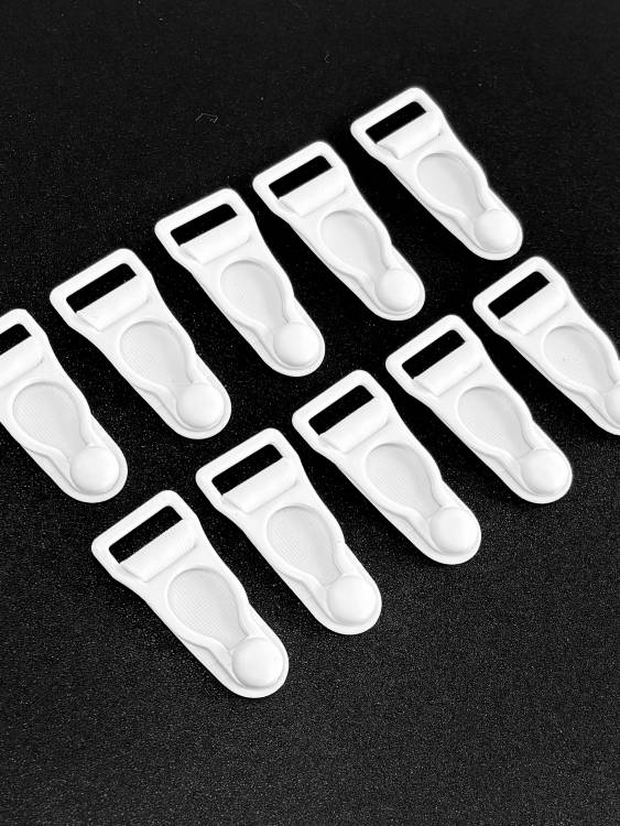 Застежка д/чулок металл 12мм белый