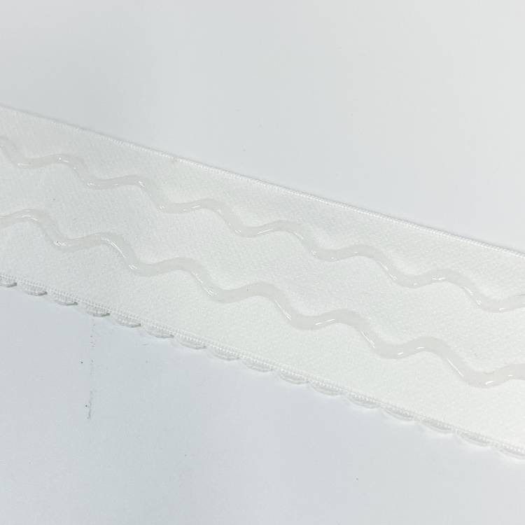 Тесьма-резинка трикотажная, с фигурным краем,с силиконовыми рельефами, молочного цвета, ширина 40 мм