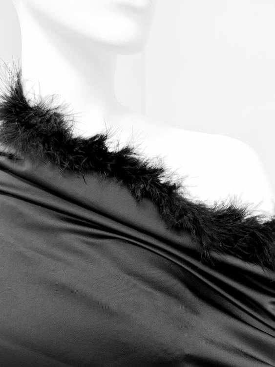 Боа 10г/2,0м цв.черный лебяжий пух