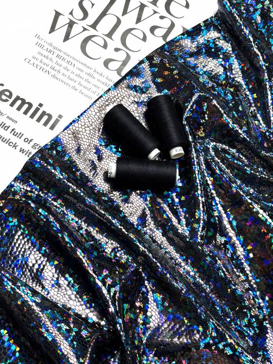 Трикотаж голограмма крупный цвет синий на чёрном